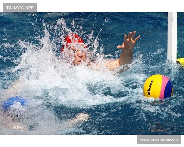 U20水球世锦赛现枪声，中加选手上岸躲避无伤亡